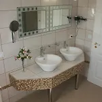 Am Donaubogen Hotel 3*
