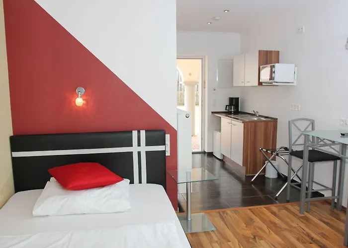 Hotel Am Donaubogen 3*