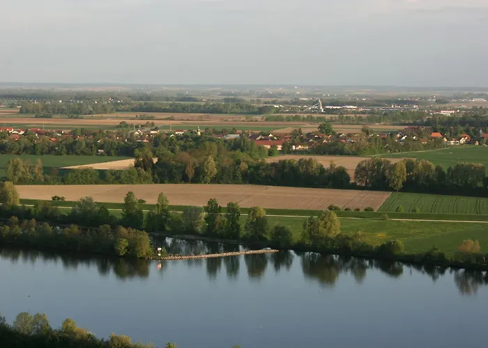 Am Donaubogen 3* Sarching