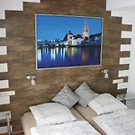 호텔 Am Donaubogen 3*