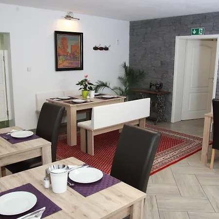 Hotel Am Donaubogen 3*