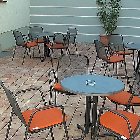 Ξενοδοχείο Am Donaubogen 3*