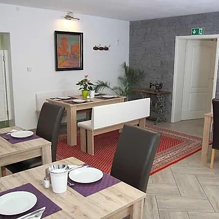 Hotel Am Donaubogen 3*