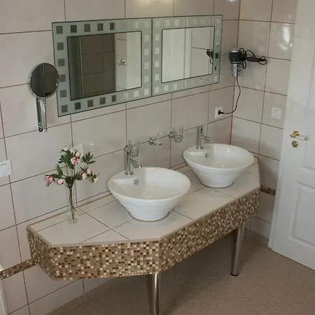 Am Donaubogen Hotel 3*