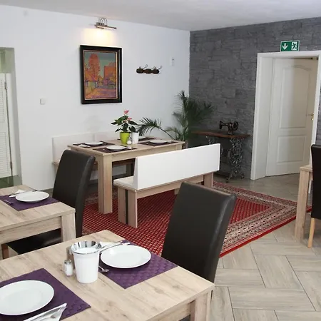 Am Donaubogen Hotel 3*