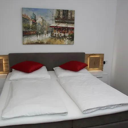 Am Donaubogen Hotel 3*