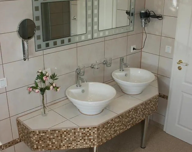 Am Donaubogen Otel 3*