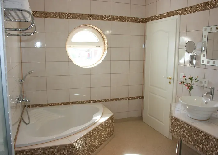 Otel Am Donaubogen 3*