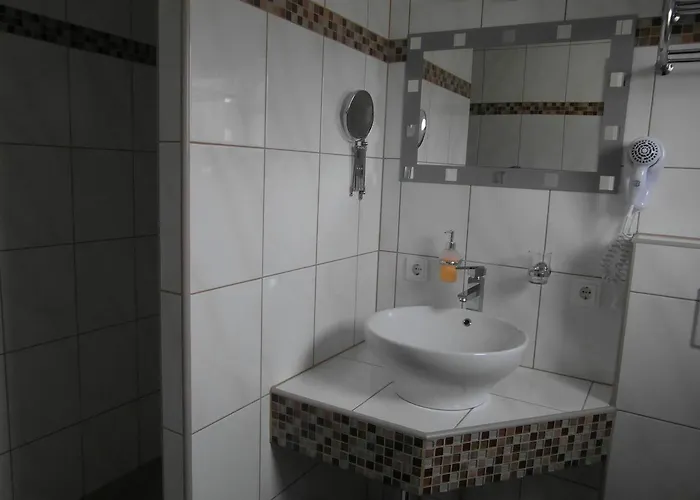 Otel Am Donaubogen 3*