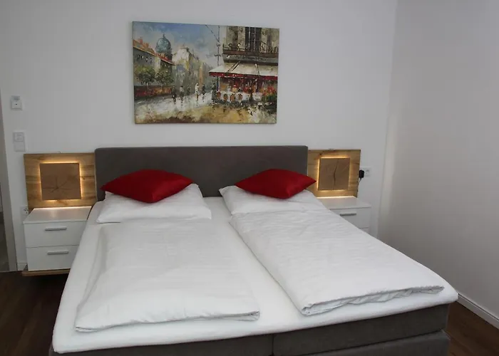 Am Donaubogen Otel 3*